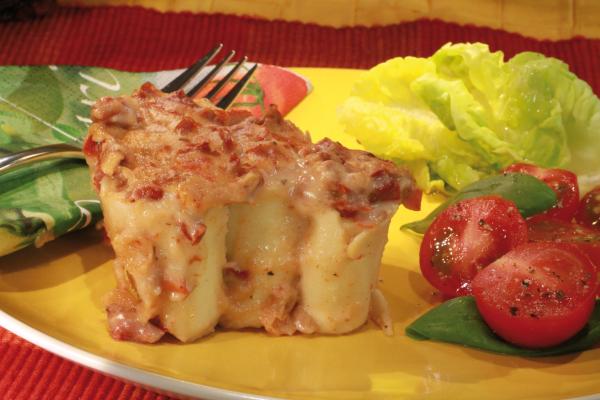 Gefüllte Lasagne-Rollen mit Vegusto  Lasagne einmal anders: Mit diesen gefüllten Lasagne-Rollen überraschen Sie Ihre Gäste und vor lauter Genuss wird es ruhig am Esstisch; ein Rezept für Kinder und Erwachsene!